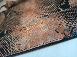 Bolso Cartera Guess Serpiente
