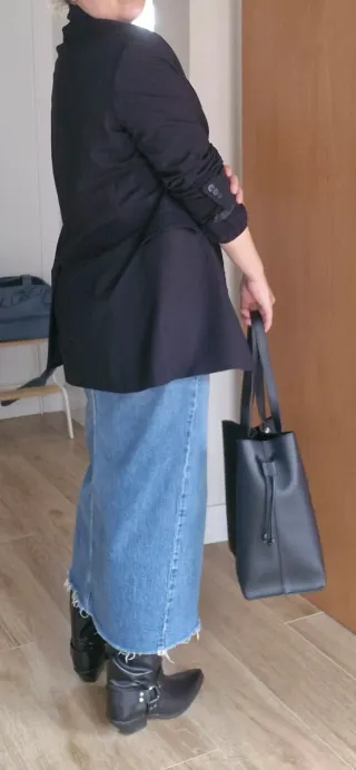 Falda vaquera larga con abertura