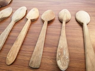 Set di 11 cucchiai e forchette in legno