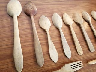 Set di 11 cucchiai e forchette in legno