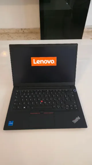 Portátil Lenovo E14 Gen 2 Intel i5 1135G7