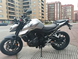 HONDA CB750 Hornet - Moto