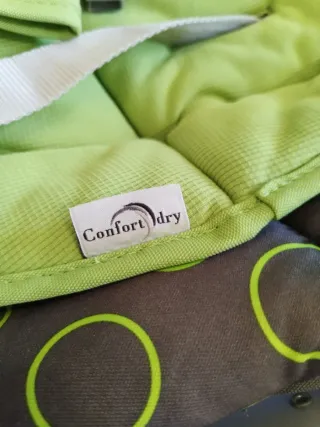 Hamaca para bebé con juguetes