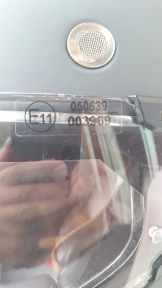 Casco de moto integral gris