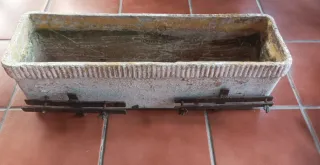 Supporti metallici in ferro antichi per fioriere