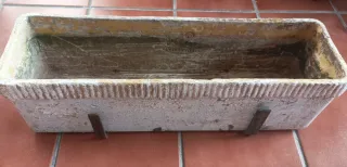 Supporti metallici in ferro antichi per fioriere