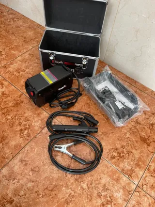 Soldador Inverter CEVIK 140 + Maletín