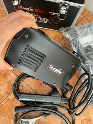 Soldador Inverter CEVIK 140 + Maletín