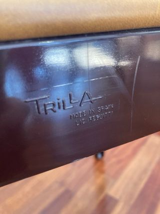 Pareja de sillas Diseño Italiano Piel y Plástico.