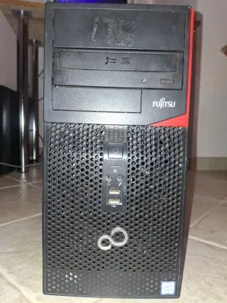 Tower PC Fujitsu Esprimo P556