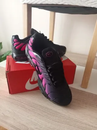 Zapatillas talla 43 sin estrenar