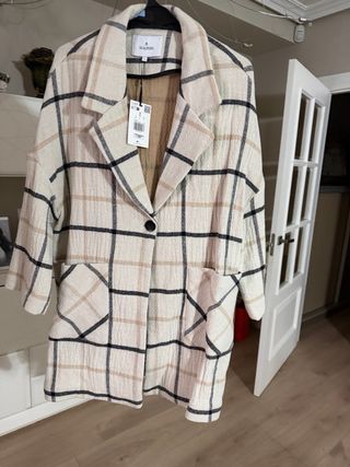 Abrigo Scalpers cuadros sin estrenar