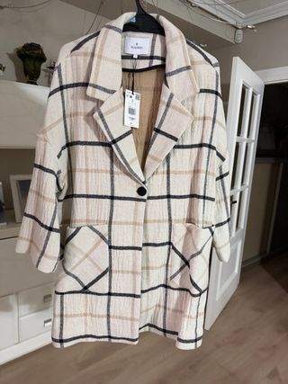 Abrigo Scalpers cuadros sin estrenar