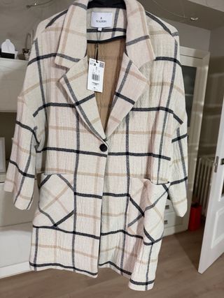 Abrigo Scalpers cuadros sin estrenar