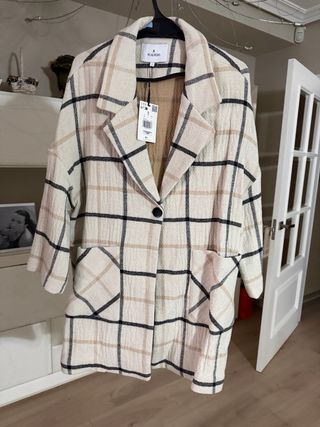 Abrigo Scalpers cuadros sin estrenar