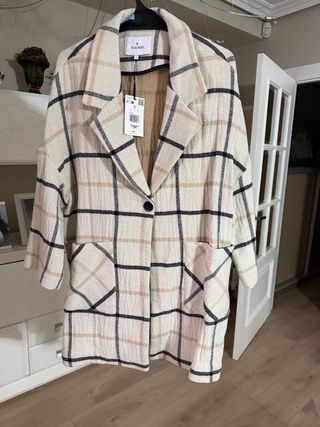 Abrigo Scalpers cuadros sin estrenar