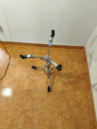 Soporte pié de Caja Batería Millenium SS-902 Pro