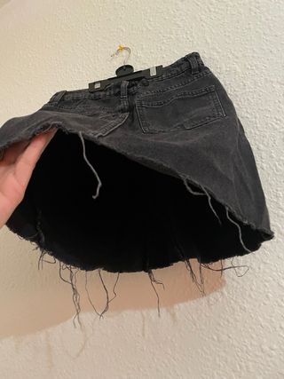 Falda vaquera negra Stradivarius Talla S