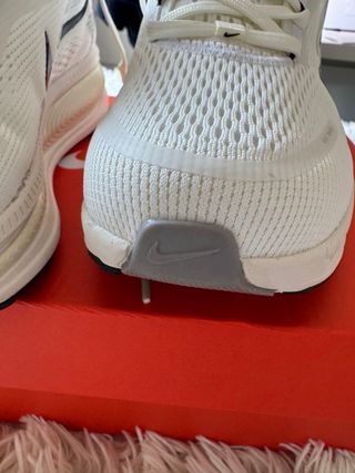 Nike Air ZoomX Vomero 18 Talla 42