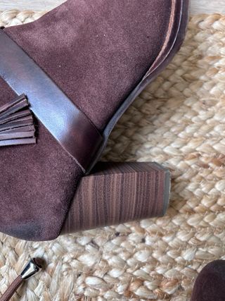 Botas altas de ante marrón con flecos