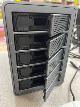 Yottamaster Carcasa 5 Bahías HDD/SSD