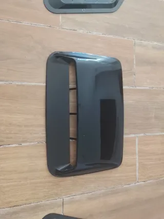 Tomas de aire coche negro