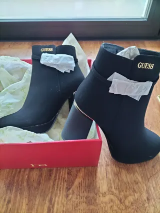 Botines Guess Negros Mujer