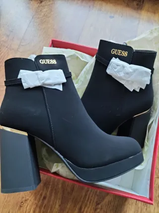 Botines Guess Negros Mujer