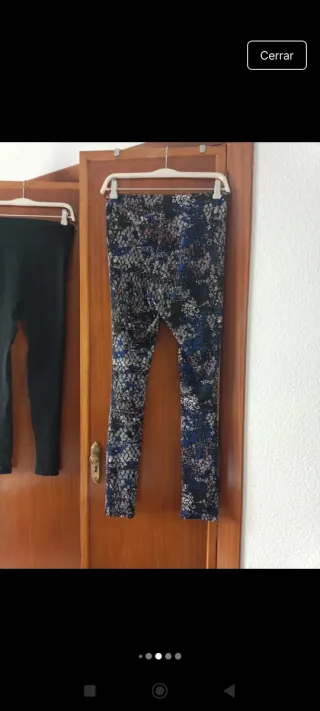 Pantalones leggings negros y estampados