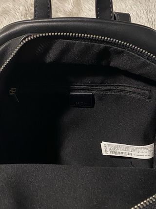 Mochila Bershka efecto cuero negra