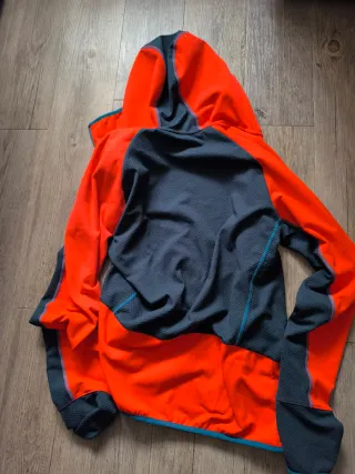 Chaqueta Millet Naranja y Gris