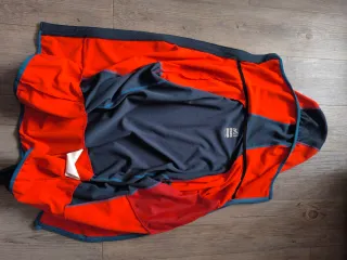 Chaqueta Millet Naranja y Gris