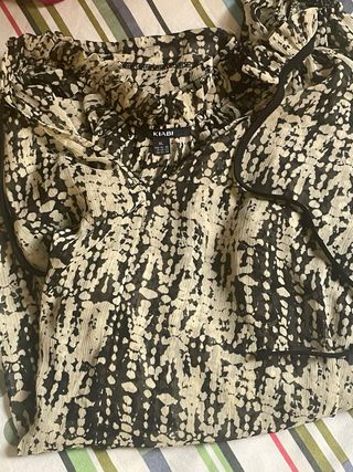 Blusa estampada blanco y negro