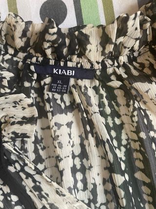 Blusa estampada blanco y negro