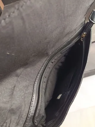 Bolso de mano tipo clutch negro