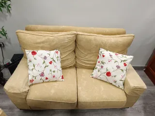 Conjunto de Sofás de tela beige y marrón