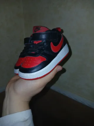 Scarpe Nike Jordan Bambino Nero Rosso Numero 19,5