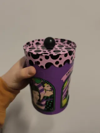 Lata Benefit Pret-a-Party vacía - Decoración