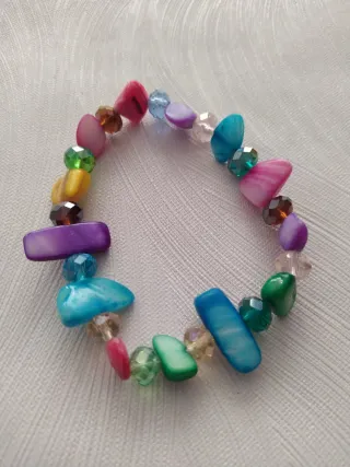 Pulsera multicolor de bolas y abalorios