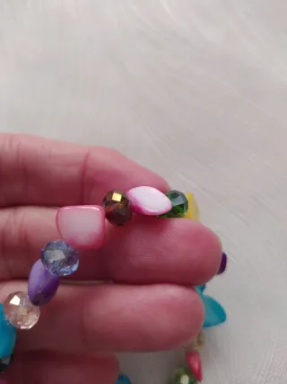 Pulsera multicolor de bolas y abalorios