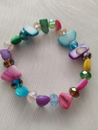 Pulsera multicolor de bolas y abalorios