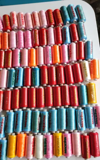 155 spolette filo ricamo Madeira neon