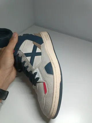 Munich sneakers beige/azul marino T40 – Como nueva