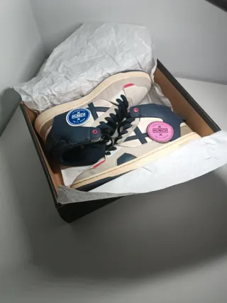 Munich sneakers beige/azul marino T40 – Como nueva