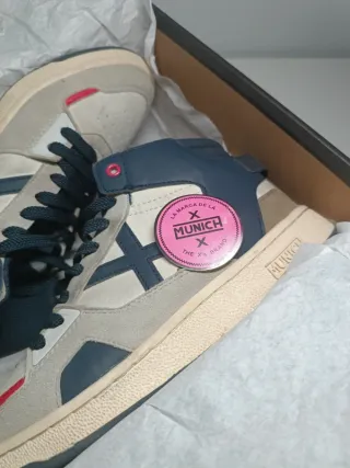 Munich sneakers beige/azul marino T40 – Como nueva