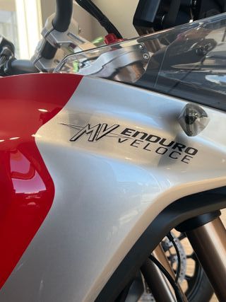 MV Agusta Enduro Veloce Roja/Plata