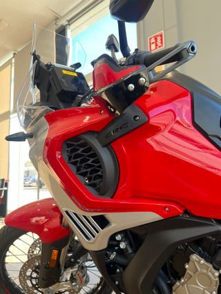 MV Agusta Enduro Veloce Roja/Plata