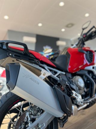 MV Agusta Enduro Veloce Roja/Plata