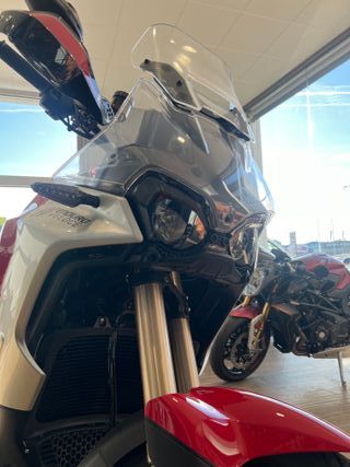 MV Agusta Enduro Veloce Roja/Plata