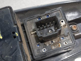 MANDO ELEVALUNAS DELANTERO IZQUIERDO KIA CERATO (